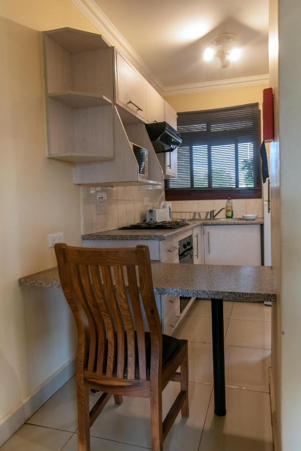 Shakespeare Court Serviced Apartments Лусака Экстерьер фото